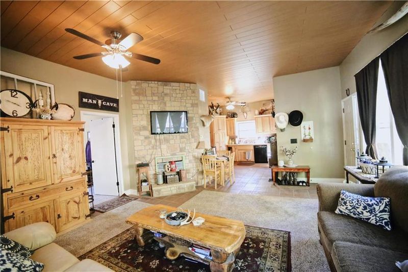 7337 SE Snow Dr, Holt, MO 64048