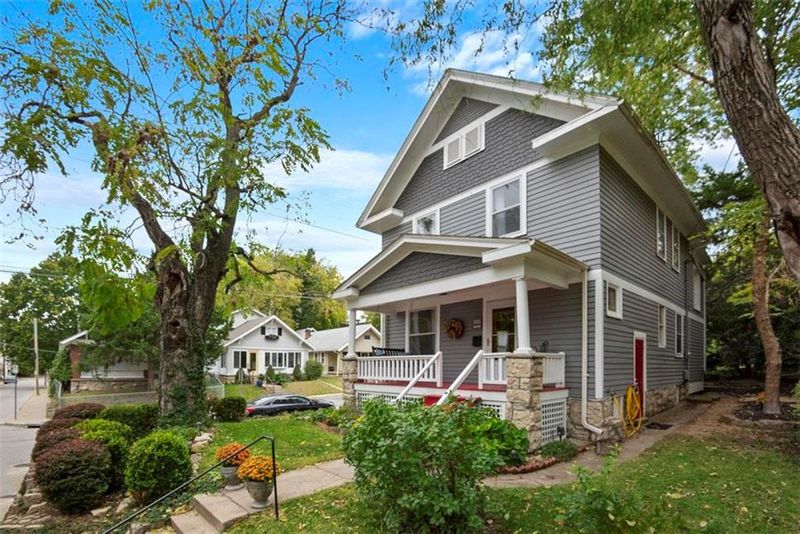 1028 W 41st St, Kansas City, MO 64111