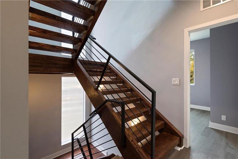 918 E 28th St, Kansas City, MO 64109