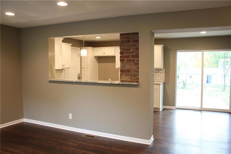 836 County Line Rd, Kansas City, KS 66103