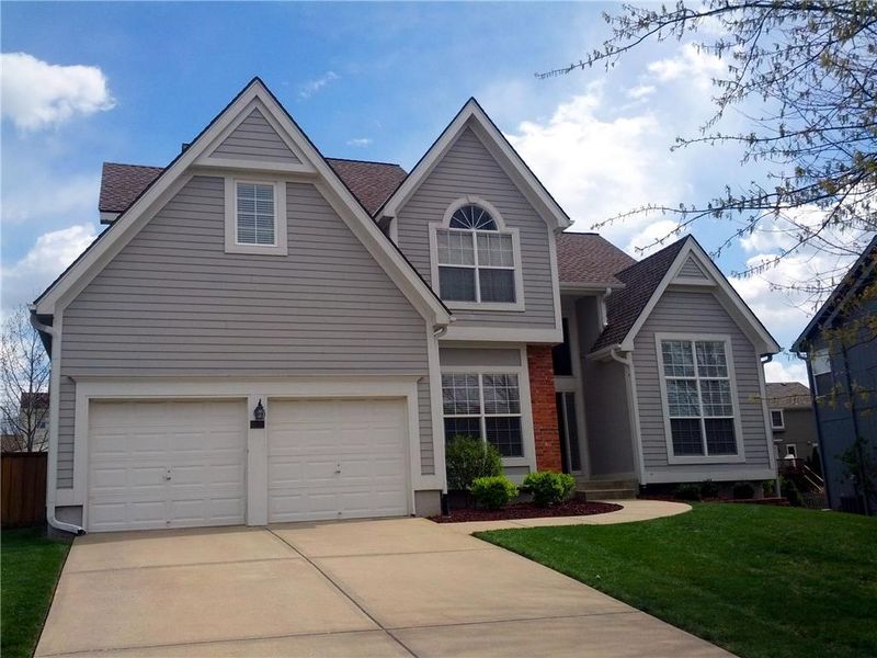 4901 W 157th St, Overland Park, KS 66224