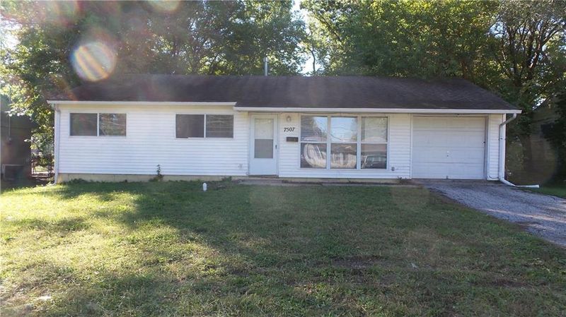 7507 E 107th St, Kansas City, MO 64134
