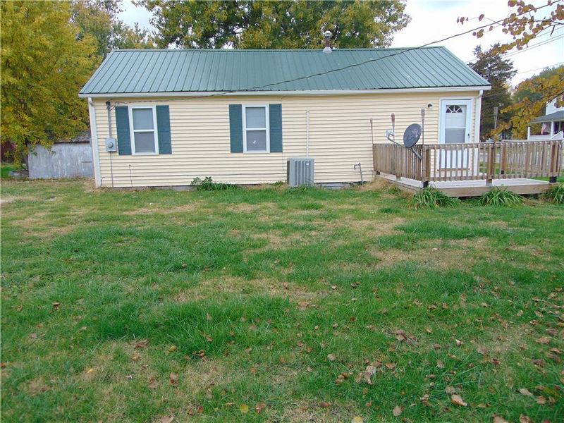 320 W 2nd St, Norborne, MO 64668