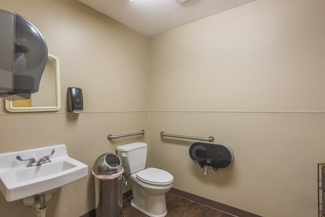 5510 E 31st St, Kansas City, MO 64128