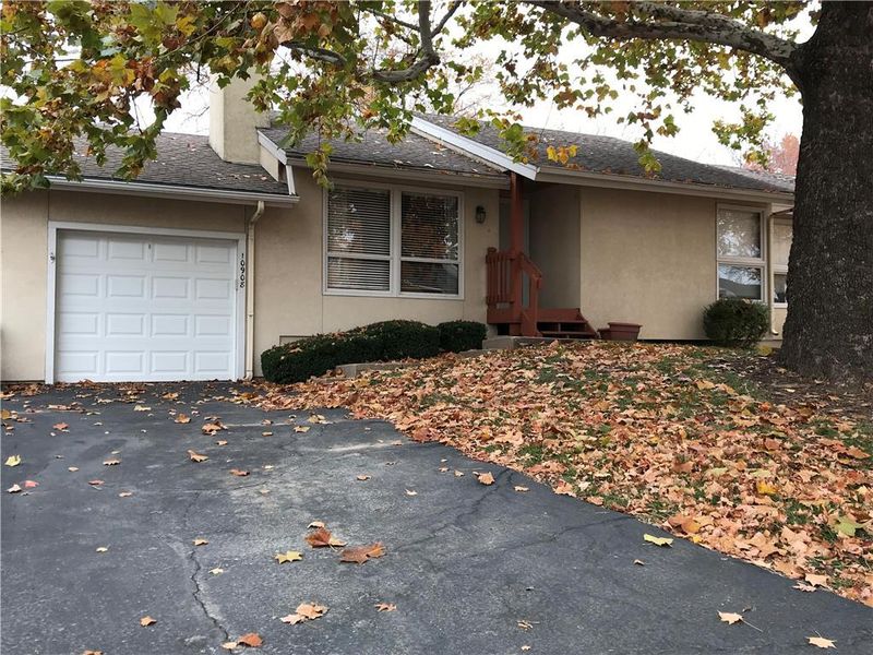 10908 Rosehill Rd, Overland Park, KS 66210