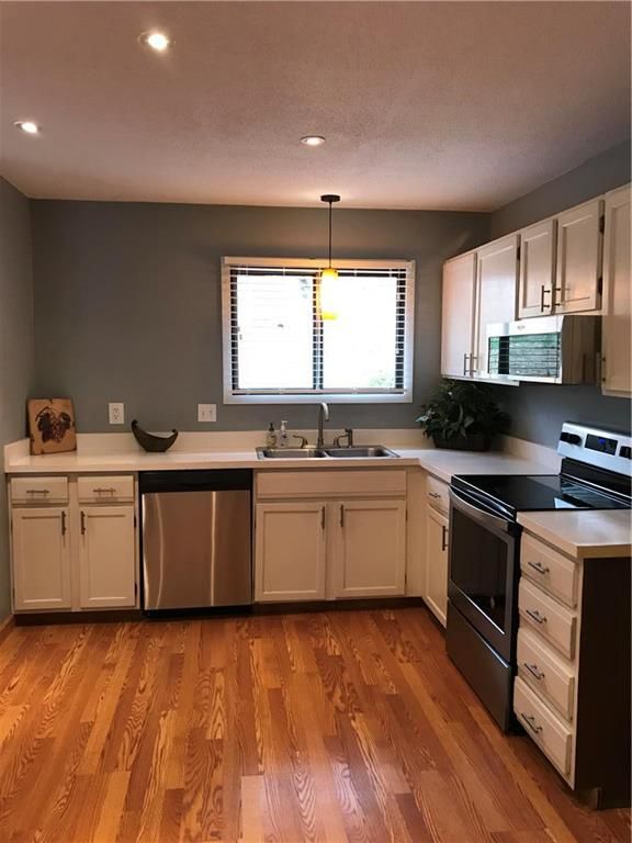 10908 Rosehill Rd, Overland Park, KS 66210