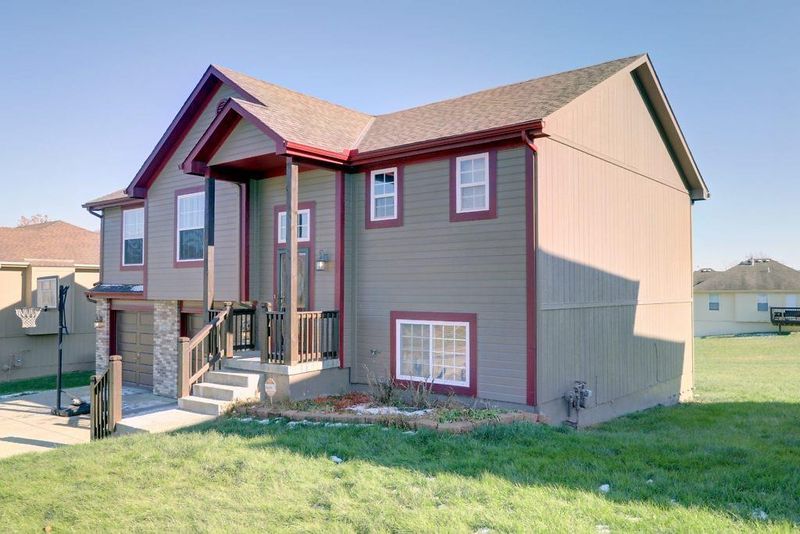 12423 E 55th Ter, Kansas City, MO 64133