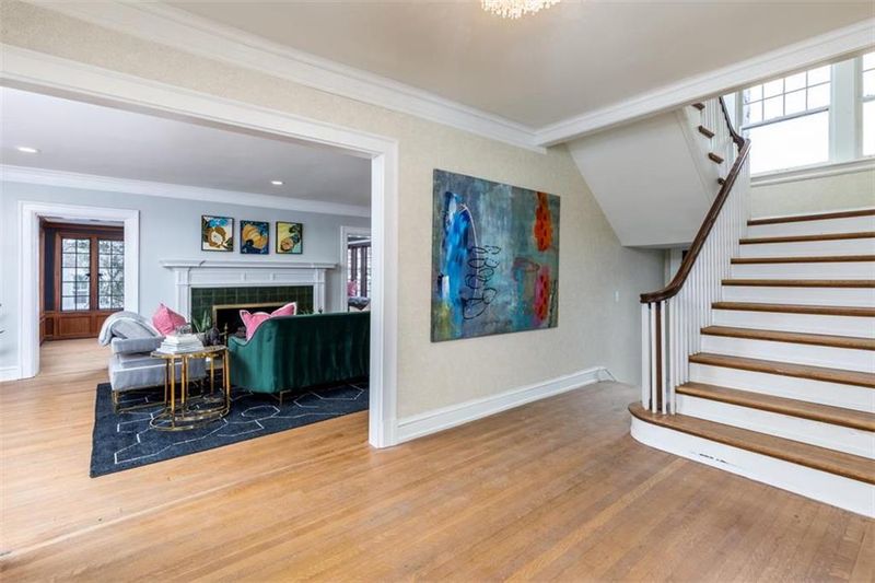 845 W 57th St, Kansas City, MO 64113