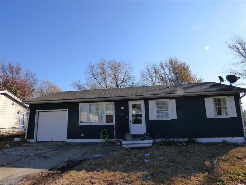 4317 Ditzler Ave, Kansas City, MO 64133