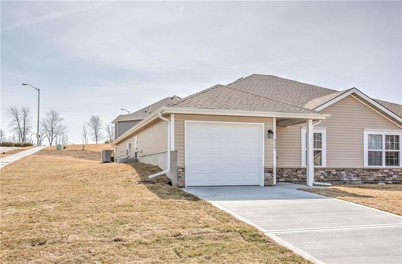3505 NW 93rd St, Kansas City, MO 64154