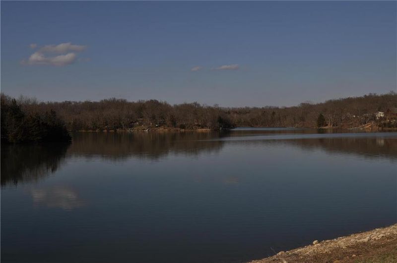 Lakeside Cir, Lacygne, KS 66040