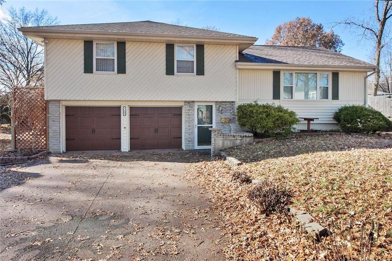 5604 N Booth Ave, Kansas City, MO 64119