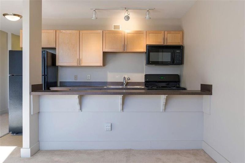 600 E 8th St #6 R, Kansas City, MO 64106
