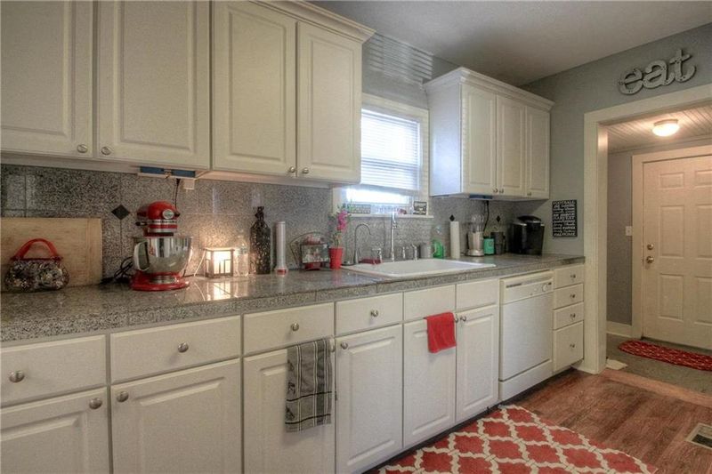 4332 Pearl St, Kansas City, KS 66103