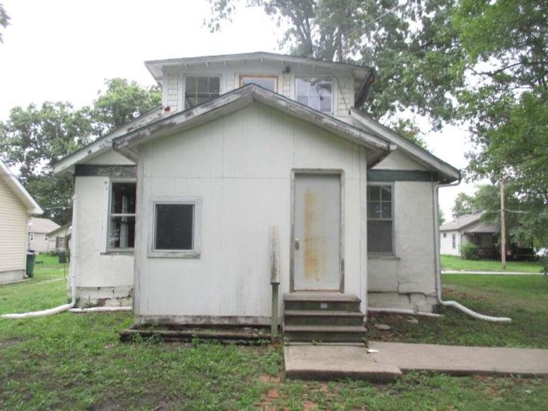 1014 W 6th St, Ottawa, KS 66067