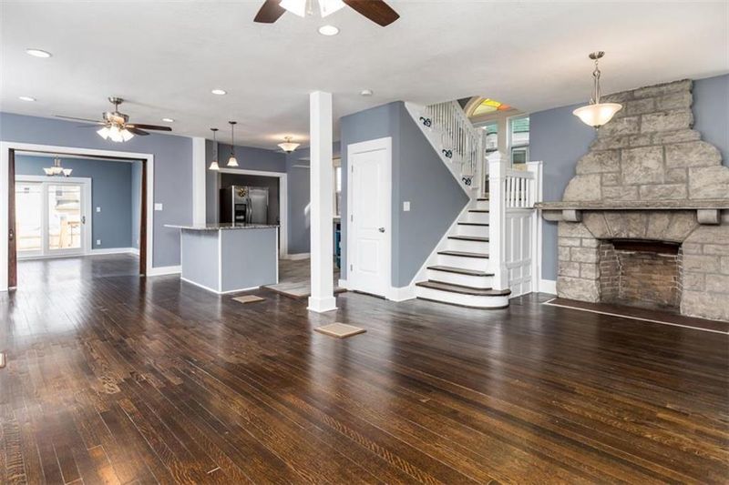 3624 Tracy Ave, Kansas City, MO 64109