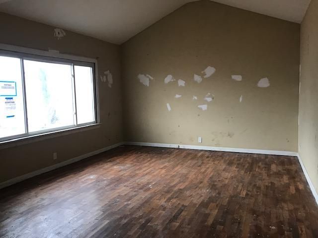 24 W Main St, Adrian, MO 64720