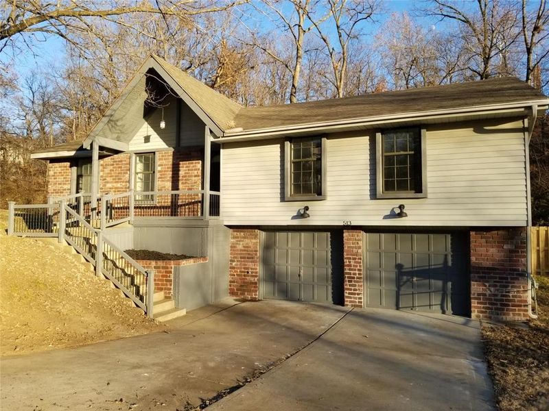 513 NW Cherokee Dr, Riverside, MO 64150