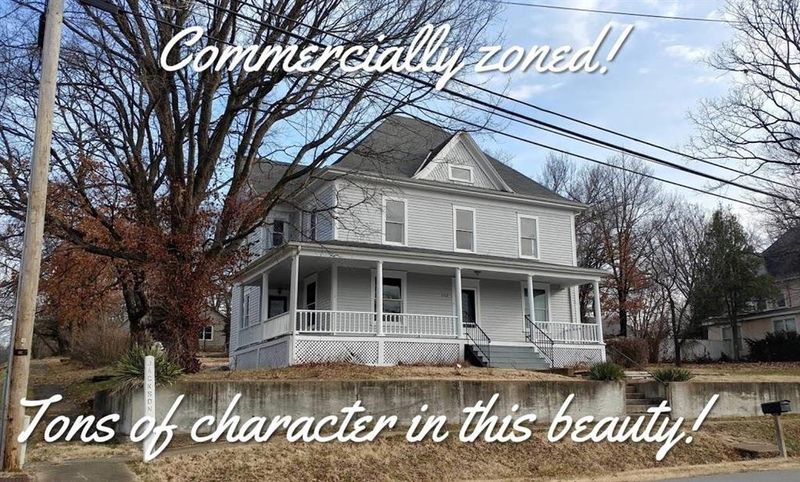 202 E Jackson St, Warsaw, MO 65355
