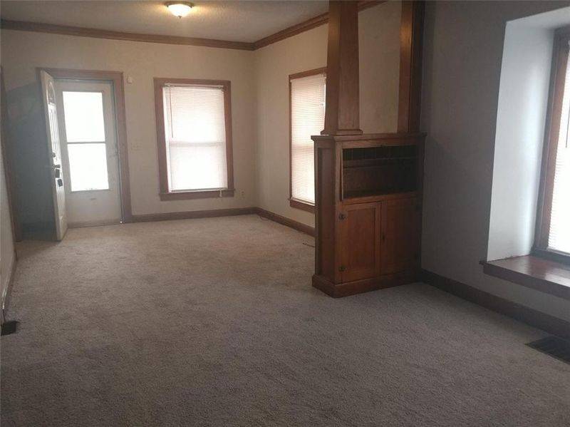 6606 E 9th St, Kansas City, MO 64125