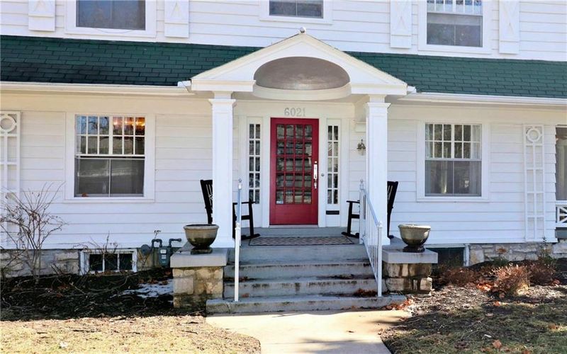 6021 Mcgee St, Kansas City, MO 64113
