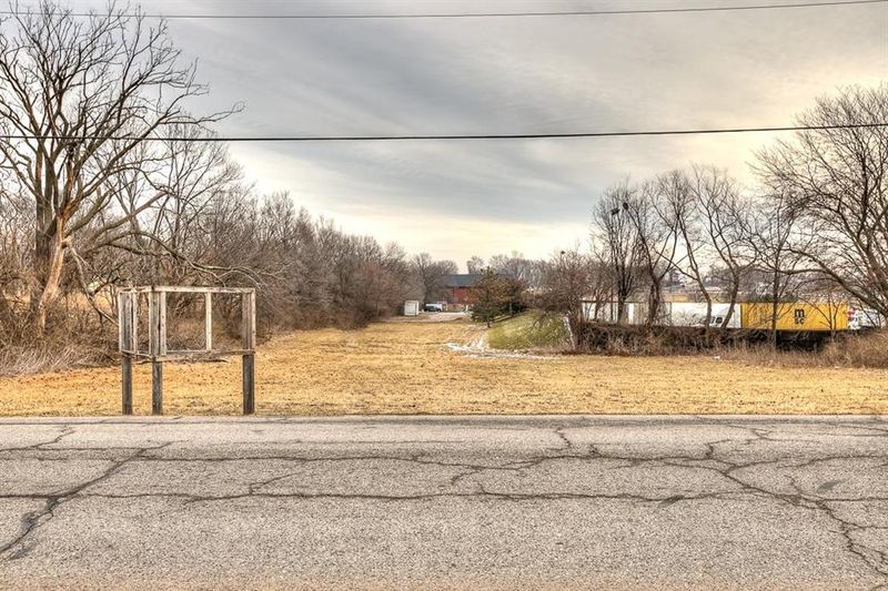 Sobbie Rd, Pleasant Valley, MO 64068