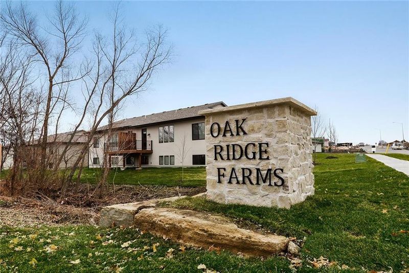 105 E Pine Ln, Raymore, MO 64083