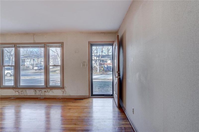 4607 N College Ave, Kansas City, MO 64117