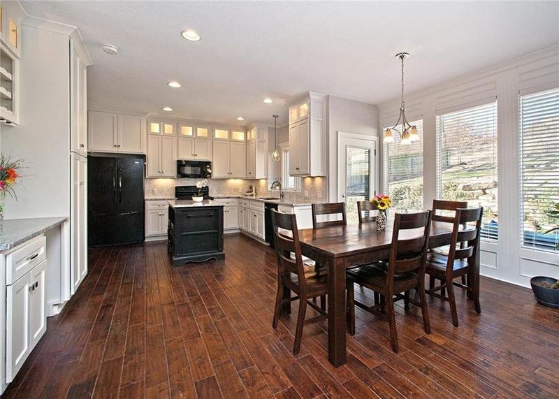 7630 Constance St, Lenexa, KS 66216