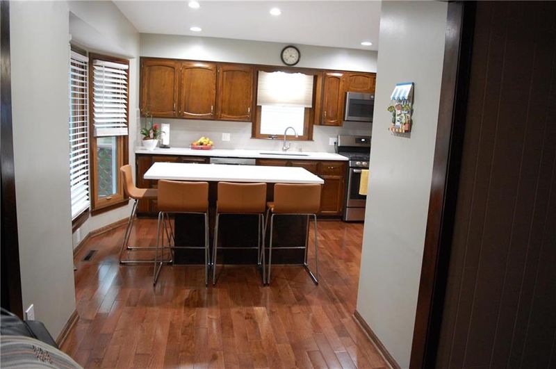 9975 Cody St, Overland Park, KS 66214