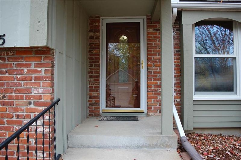9975 Cody St, Overland Park, KS 66214