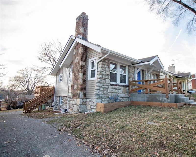 5205 E 39th Ter, Kansas City, MO 64130