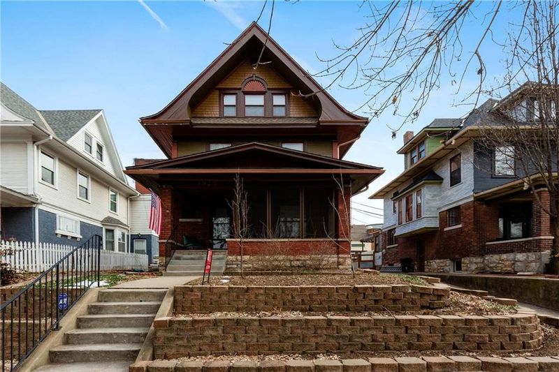 3925 Harrison St, Kansas City, MO 64110