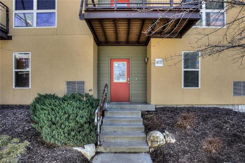 4531 Madison Ave, Kansas City, MO 64111