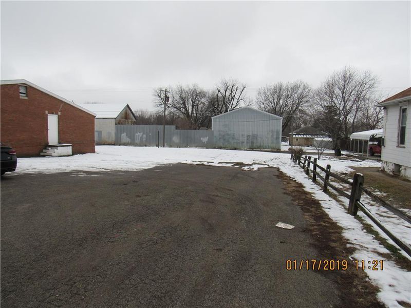 2500 S 11th St, St Joseph, MO 64503