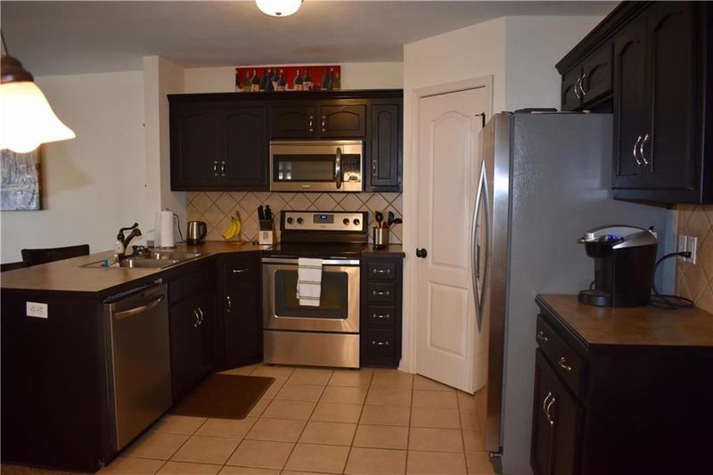 9347 N Main St, Kansas City, MO 64155