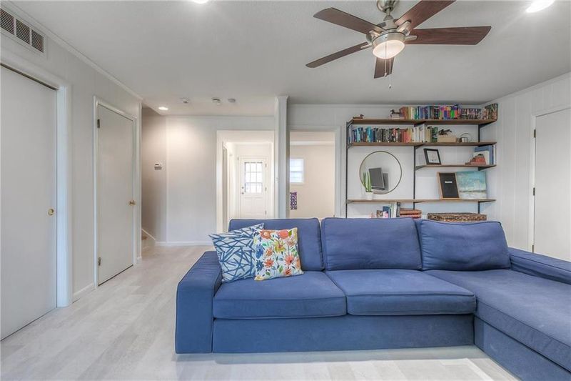 9748 Riggs St, Overland Park, KS 66212