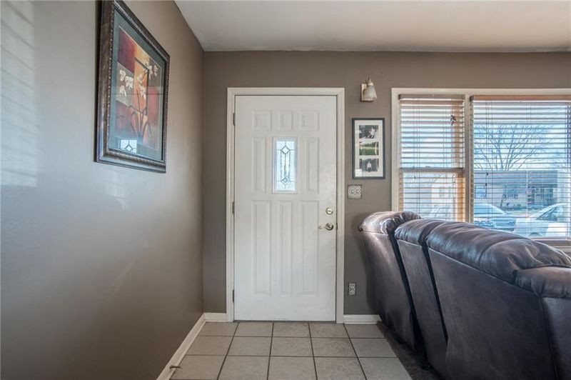3700 E 106th Ter, Kansas City, MO 64137