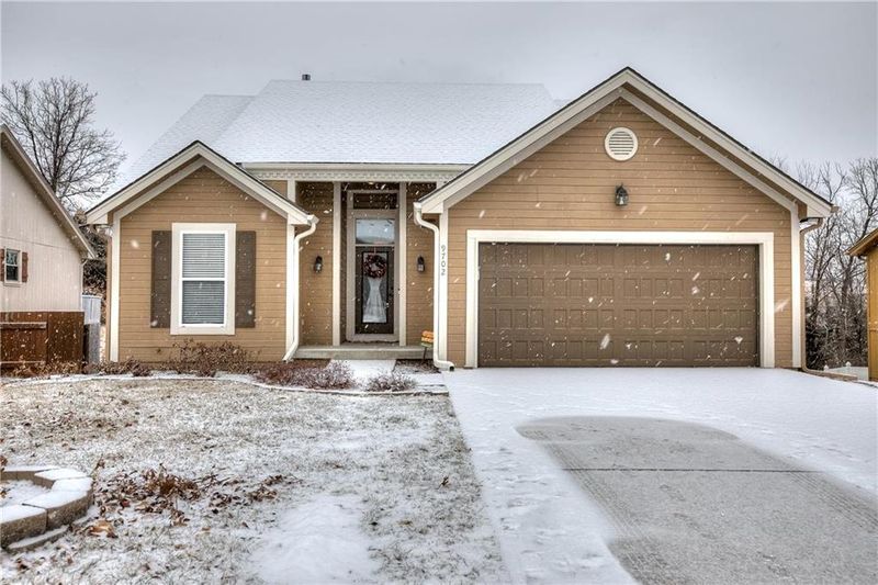 9702 NW 87th Ter, Kansas City, MO 64153