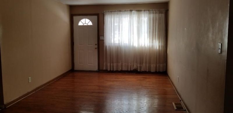 4913 Appleton Ave, Kansas City, MO 64133