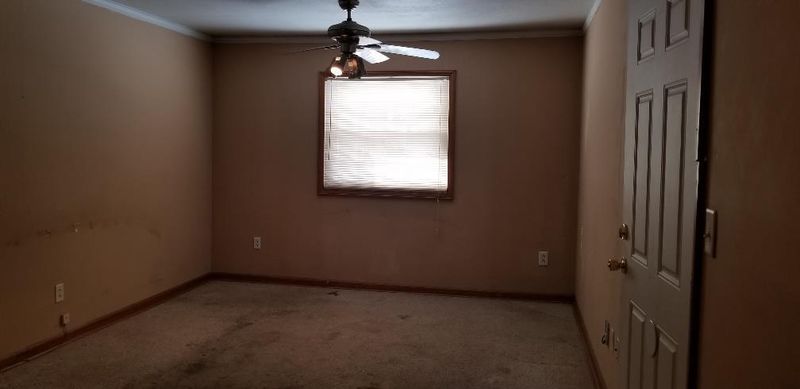 4913 Appleton Ave, Kansas City, MO 64133
