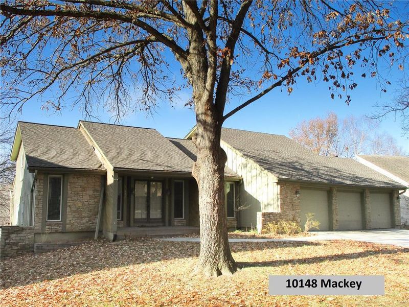 10148 Mackey St, Overland Park, KS 66212