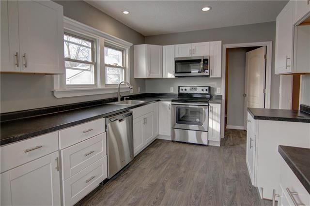 7 E Park Ave, Claycomo, MO 64119