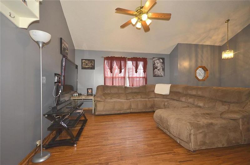 8701 NE 110th St, Kansas City, MO 64157