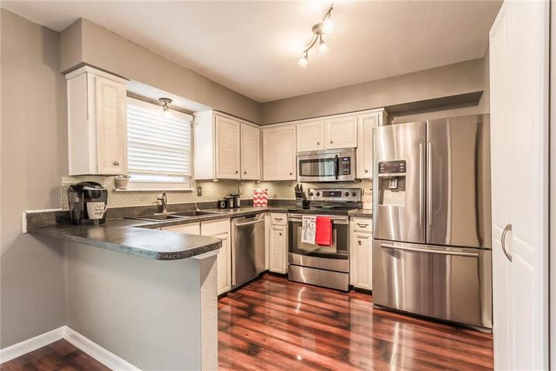 16609 W 126th Ter, Olathe, KS 66062