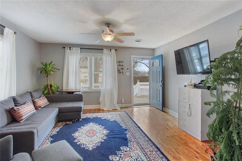 5348 Ridgeway Ave, Kansas City, MO 64133