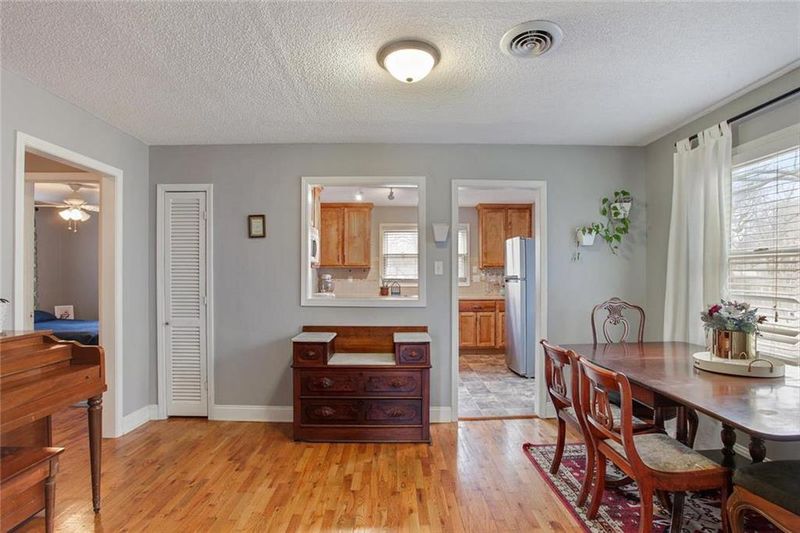 5348 Ridgeway Ave, Kansas City, MO 64133