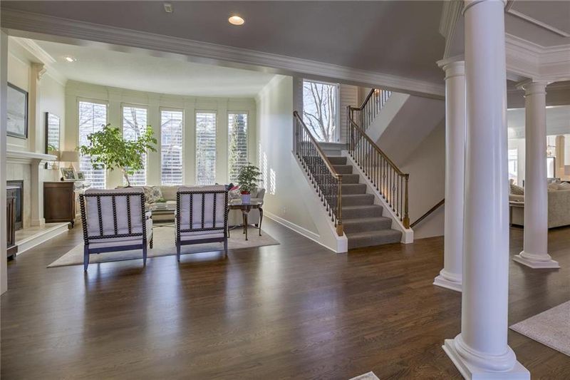 14736 Maple St, Overland Park, KS 66223