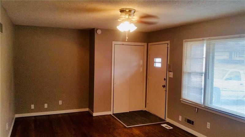 6400 N Central St, Gladstone, MO 64118