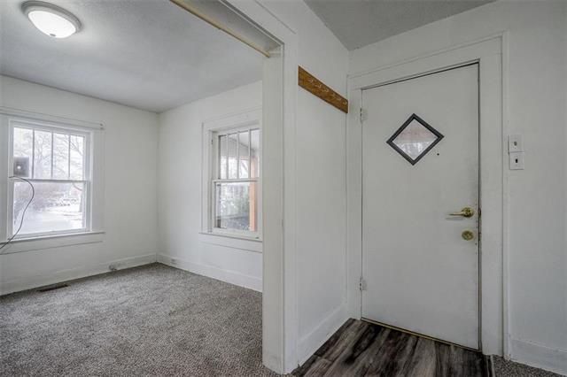 328 SE Green St, Lee's Summit, MO 64063